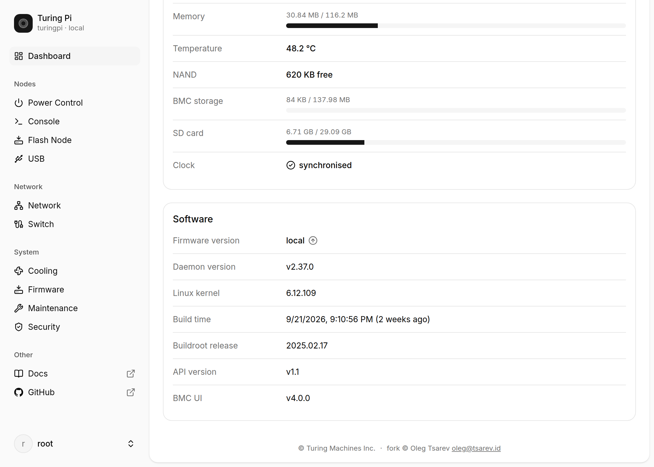 The board's own Dashboard, naming the firmware, daemon and interface it is running.